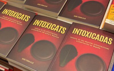 Presentación del libro INTOXICADAS (castellano) INTOXICATS (catalán) en el Colegio de Veterinarios de Barcelona