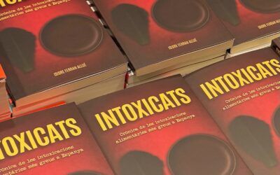 Presentació del llibre INTOXICATS al Col.legi de Veterinaris de Barcelona